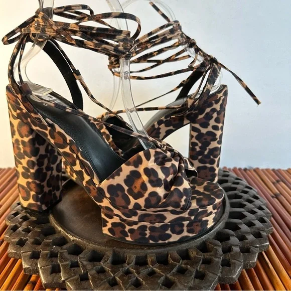 Gianni Bini Sz 9 Ankle-Strap High Heels Platform Leopard - Picture 3 of 10